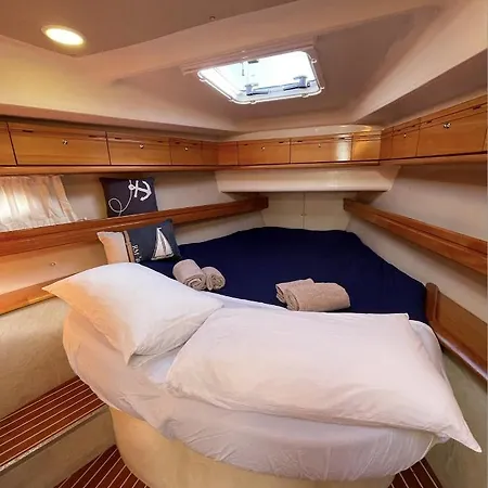 Botel Dolce Dormire A Bordo Di Merope