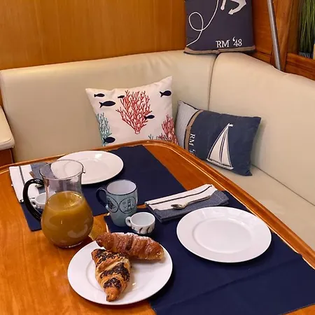 Botel Dolce Dormire A Bordo Di Merope *